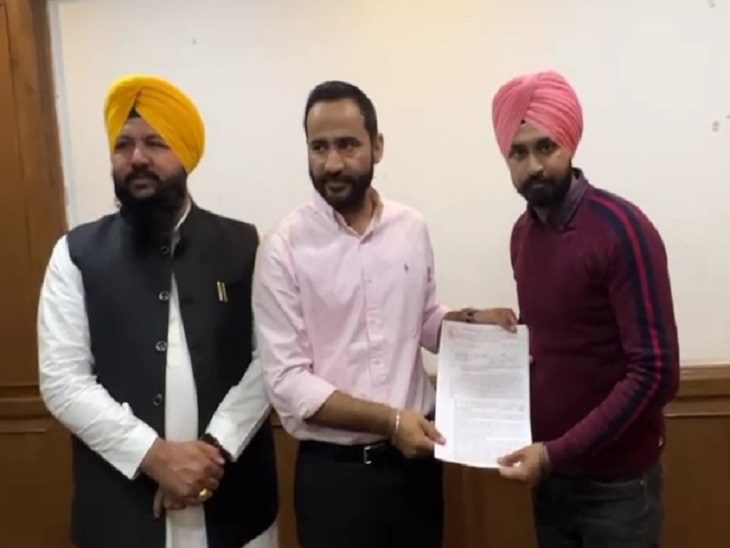 15 जेई और 14 क्लर्कों को सौंपे नियुक्ति पत्र, 11 महीने में 27 हजार नियुक्तियां 1 job news