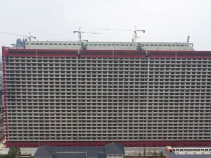 26 मंजिला बिल्डिंग, हर फ्लोर पर सुअर, नासा जैसा कमांड सेंटर, चीन के इस पिग फॉर्म को जानिए 1 China Huge Pig Tower