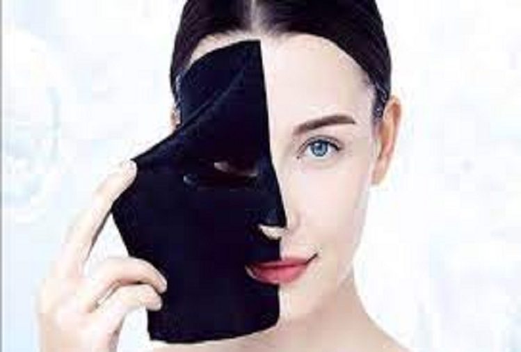 Skincare : Charcoal face mask cleanses the skin