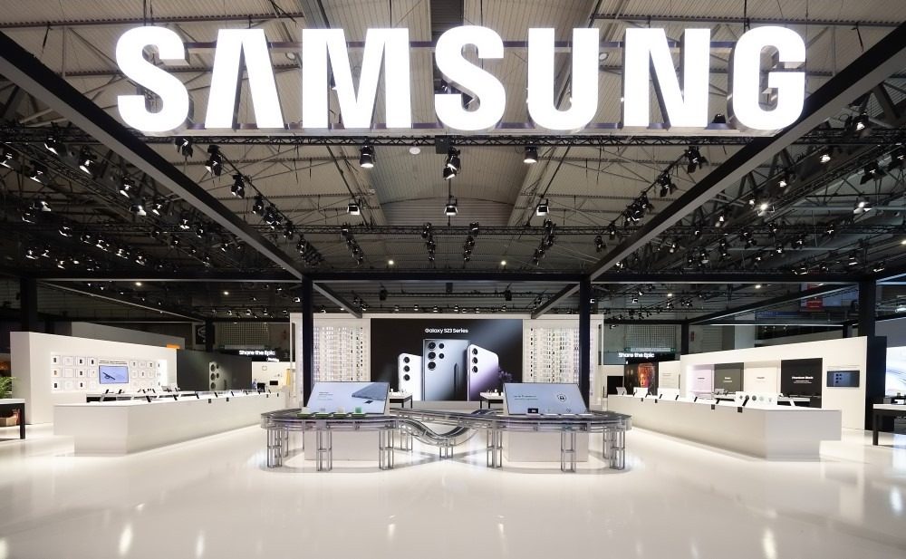 Samsung to showcase its latest smartphones, laptops at MWC 2023.