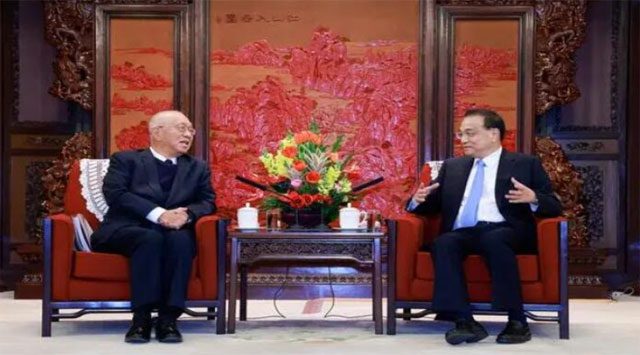 अंतरराष्ट्रीय प्रसिद्ध गणितज्ञ शिंग-तुंग यौ से मिले ली खछ्यांग