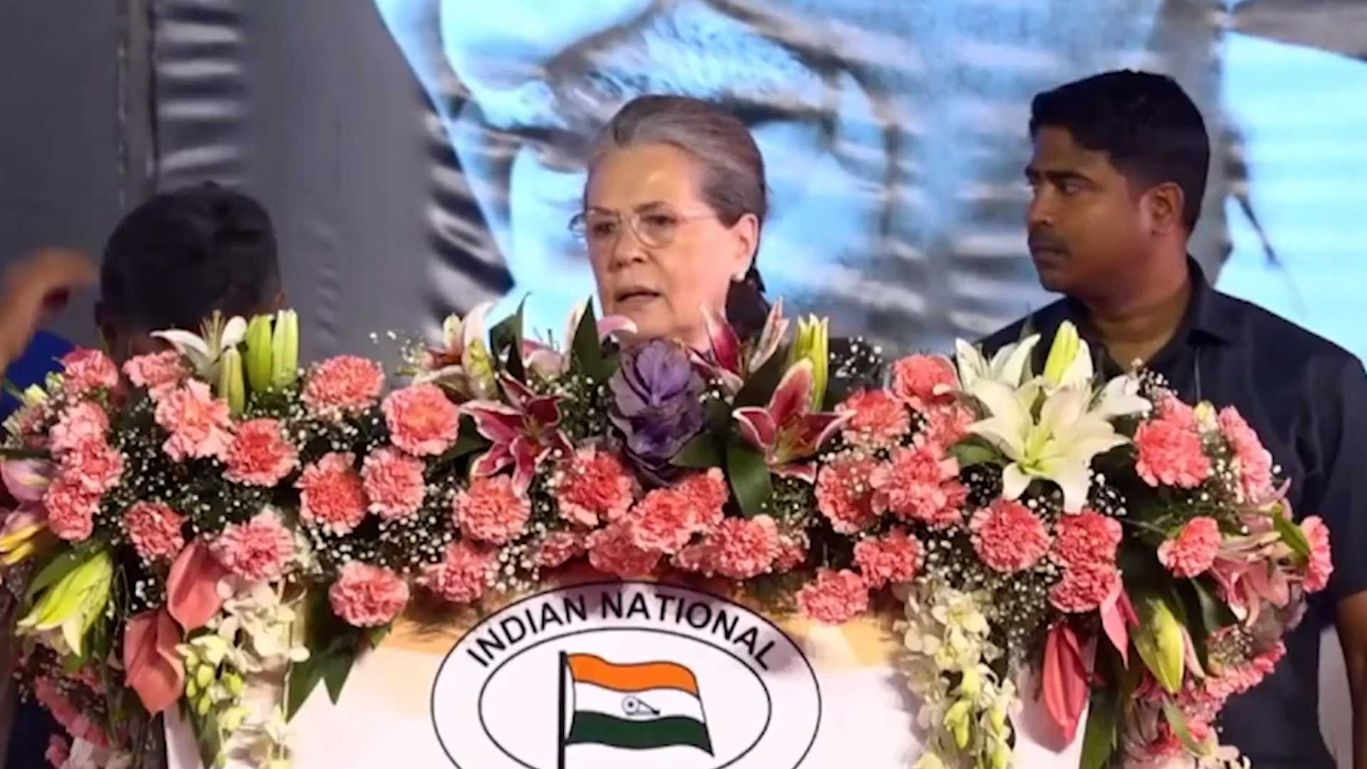 डर की आग भड़का रही है भाजपा