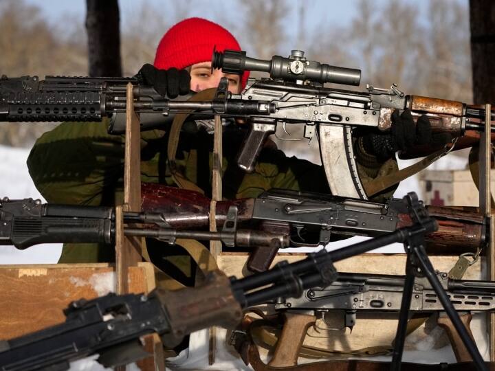 Russian Women Learn Shooting