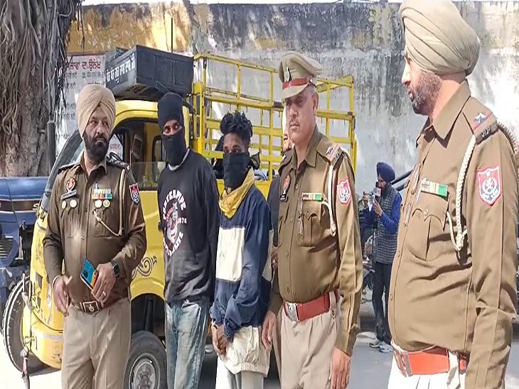 लुधियाना में चोर गिरोह के 2 सदस्य गिरफ्तार: खेतों से मोटरों को बनाते निशाना, पैसे के लिए कबाड़ी को बेचते 1 crime news