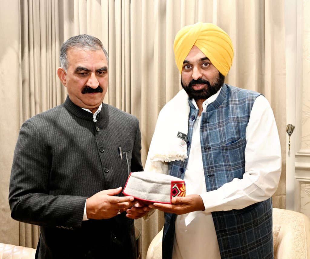 मुख्यमंत्री ने हिमाचल प्रदेश के मुख्यमंत्री के समक्ष प्रस्तावित वाटर सैस का मुद्दा उठाया, सुखविंदर सुक्खू ने किया स्पष्ट 2 02 1