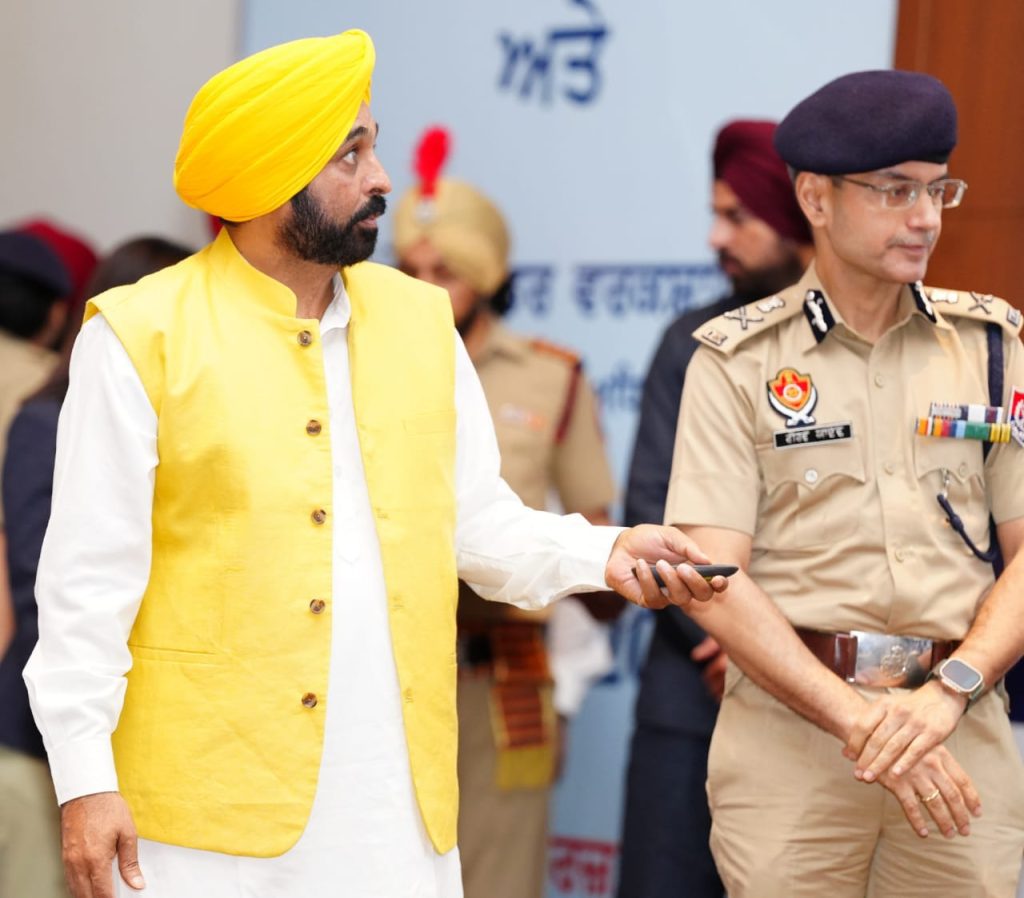 बच्चों एवं औरतों की गुमशुदगी और शोषण की रिपोर्ट करने के लिए चैट बोट नंबर 95177-95178 जारी 4 03 1