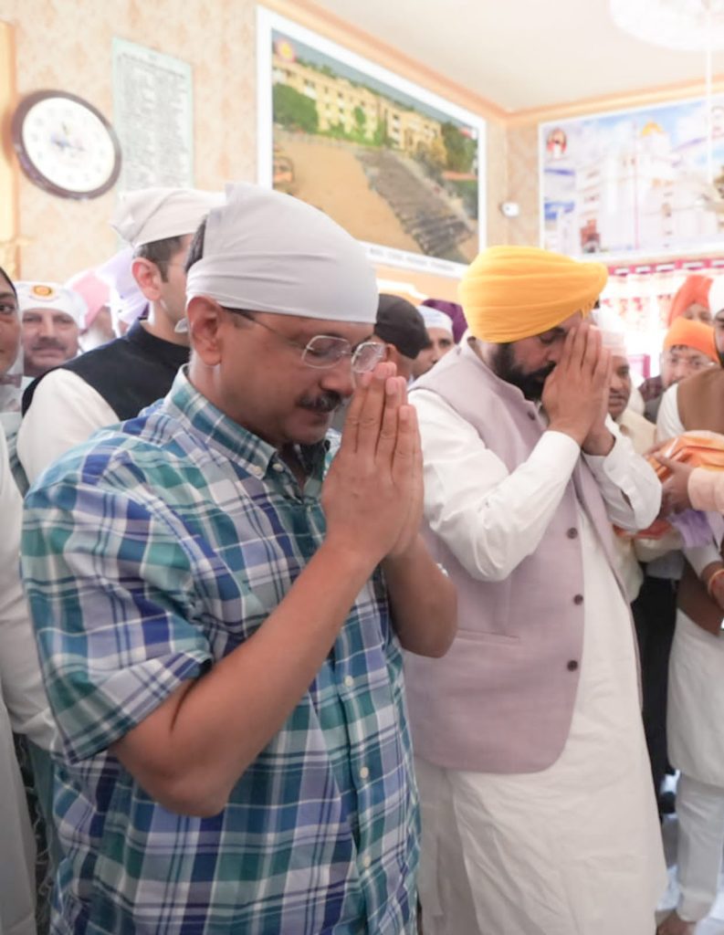 गरीबों के नेता होने का दावा करने वालों ने ही उनको बड़े दावों के द्वारा मूर्ख बनाया 2 1 2