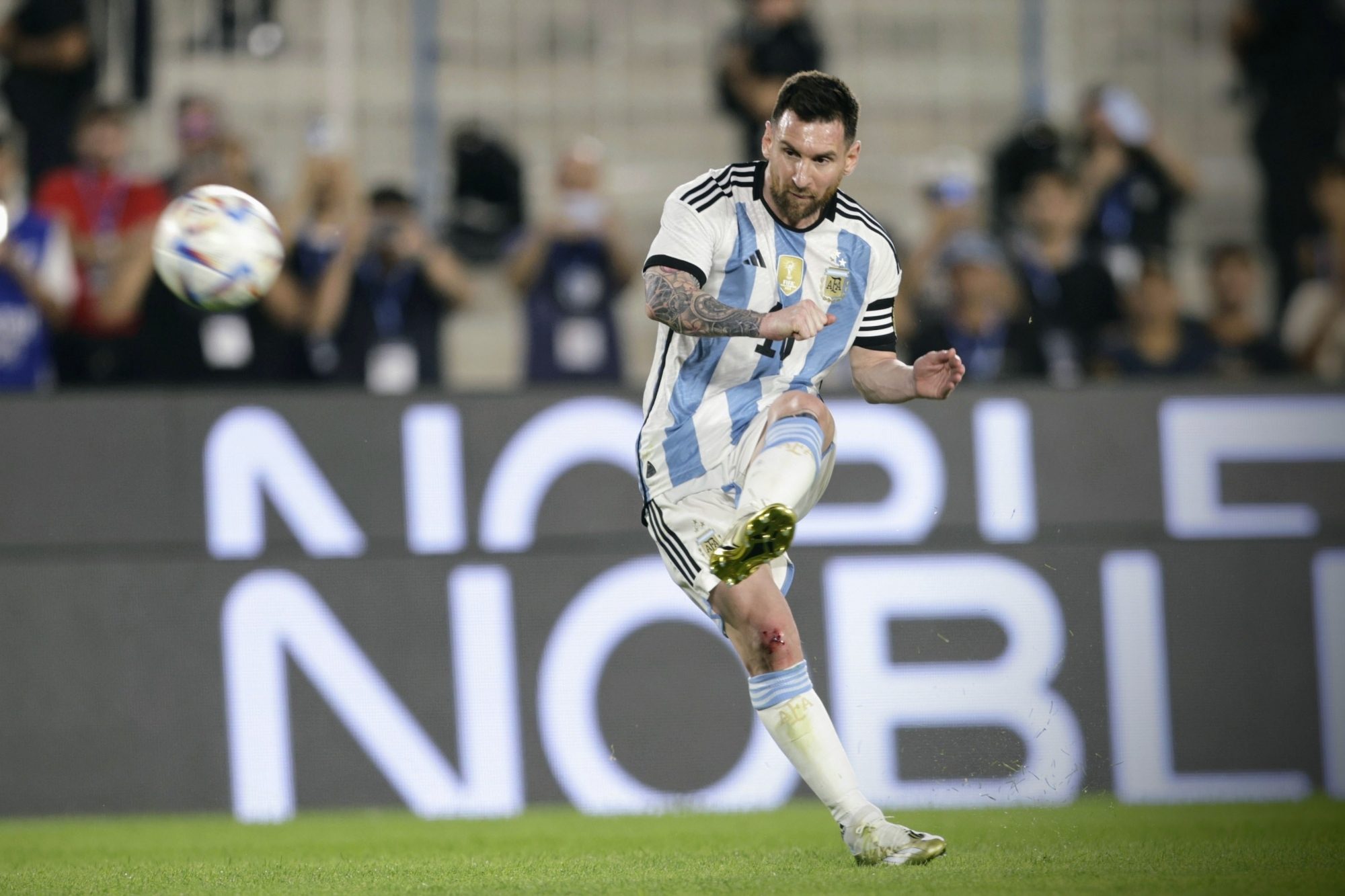 Messi fires Argentina to win over Panama at World Cup party