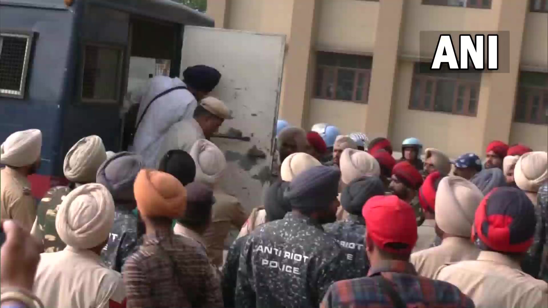 Amritpal 7 Supporter Taken on Remand