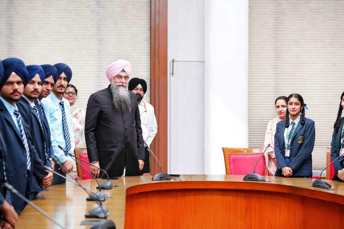 पंजाब विधान सभा स्पीकर ने विद्यार्थियों को लोकतांत्रिक प्रक्रिया में शामिल होने के लिए प्रेरित किया 1 Punjab Vidhan Sabha Speaker exhorts students to participate in democratic process
