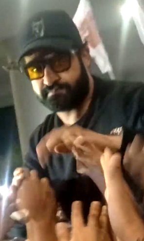 'नाटू नाटू' के लिए ऑस्कर लेकर भारत लौटे जूनियर एनटीआर का हुआ जोरदार स्वागत 1 'An unforgettable moment': NTR Jr. on Oscar for 'Naatu Naatu'.