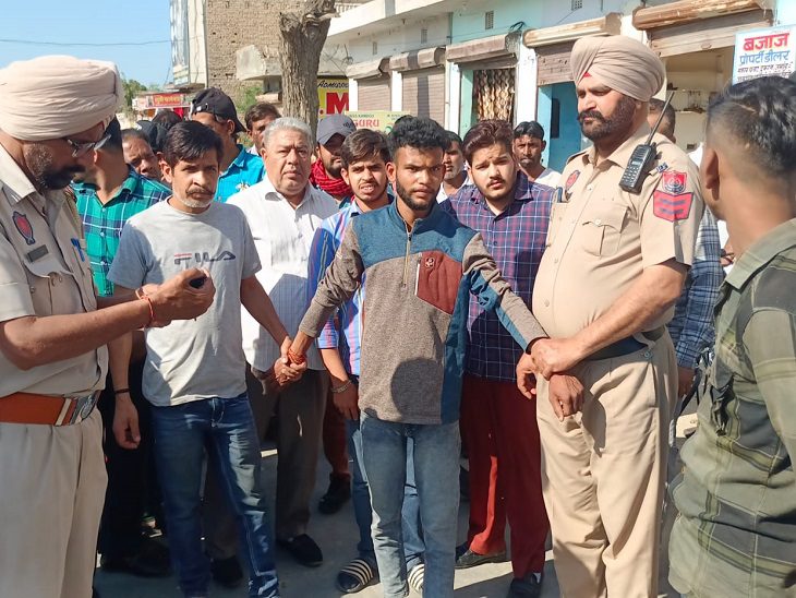 अबोहर में लूट के लिए ब्यूटी पार्लर में घुसे बदमाश: लोगों ने एक को मौके पर दबोचा (The News Air) 1 punjab news