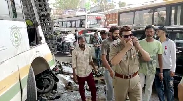 अमृतसर में सवारियों से भरी बस खंभे से टकराई, एक दर्जन से अधिक यात्री गंभीर घायल 1 अमृतसर