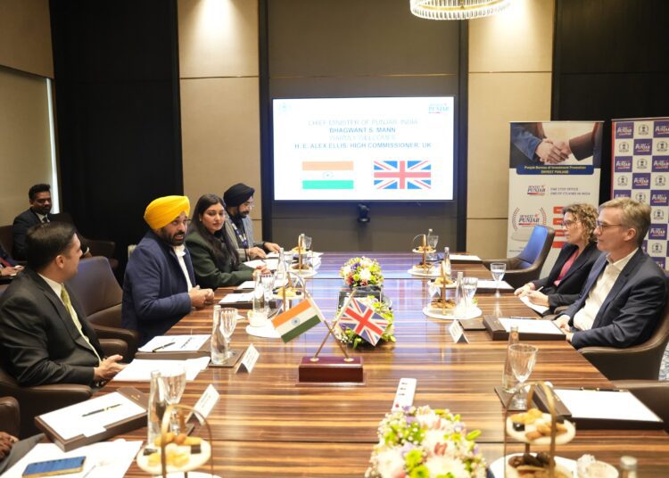 मुख्यमंत्री ने राज्य में विदेशी निवेश के लिए उच्चायुक्तों के साथ की मैराथन मुलाकातें