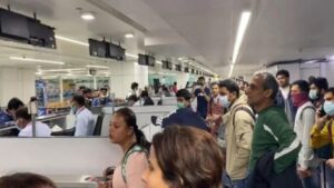 युवाओं को विदेश में बसने का क्रेज