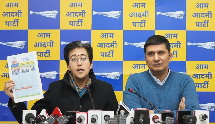 पीएम मोदी को झुग्गीवालों को देख आती है शर्म, इसलिए केंद्र ने दिल्ली से झुग्गियों का.. 1 पीएम मोदी को झुग्गीवालों को देख आती है शर्म, इसलिए केंद्र ने दिल्ली से झुग्गियों