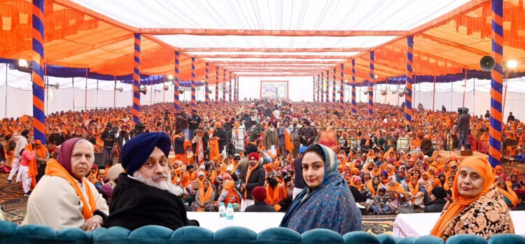 अकाली दल ने विधानसभा, लोकसभा चुनावों में महिलाओं के लिए... 1 अकाली दल ने विधानसभा, लोकसभा चुनावों में महिलाओं के लिए 33 प्रतिशत सीटें आरक्षित की