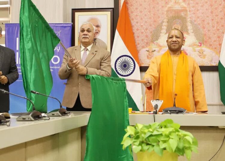 अयोध्या-अहमदाबाद के बीच इंडिगो की हवाई सेवा शुरू, मुख्यमंत्री ने दिखाई हरी झंडी