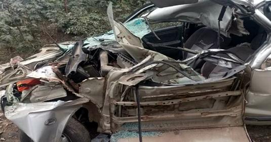 बिजनौर में कार और टैक्टर ट्रॉली की टक्कर में 3 लोगों की मौत