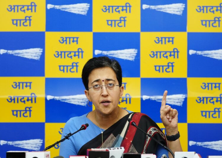 पिछले एक साल में केंद्र सरकार की एजेंसियों ने दिल्ली में जितनी झुग्गियाँ तोड़ी,