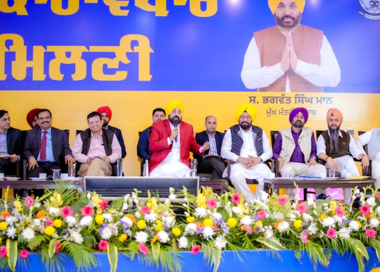 मुख्यमंत्री द्वारा मुकेरियाँ से अपनी किस्म की पहली सरकार-व्यापार मिलनी की शुरुआत