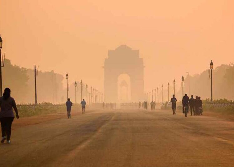 Delhi Weather:दिल्ली में शनिवार सुबह 7.4 डिग्री सेल्सियस दर्ज किया गया न्यूनतम तापमान