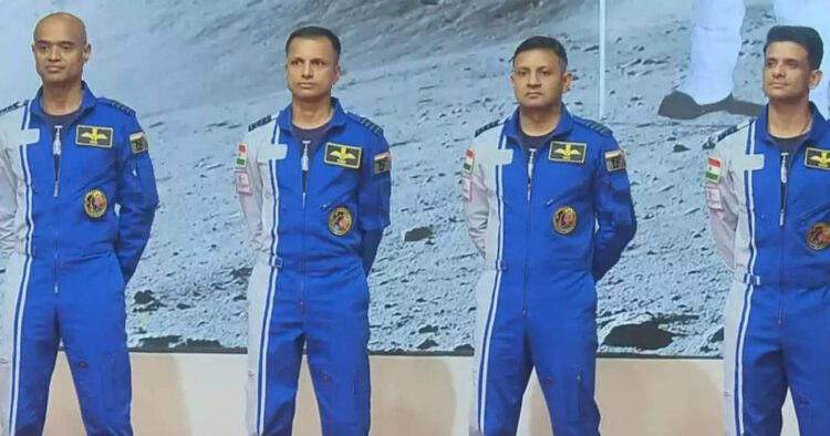 मिशन गगनयान: सस्पेंस खत्म, जानिए कौन हैं भारत के वे 4 अंतरिक्ष यात्री जो स्पेस में जाएंगे 1 मिशन गगनयान: सस्पेंस खत्म, जानिए कौन हैं भारत के वे 4 अंतरिक्ष यात्री जो स्पेस में जाएंगे