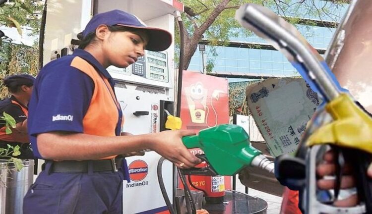 Petrol-Diesel के दाम आने वाला है तेज उछाल! तेल कंपनियों ने कहा हो रहा है बड़ा घाटा, जानें पूरी बात