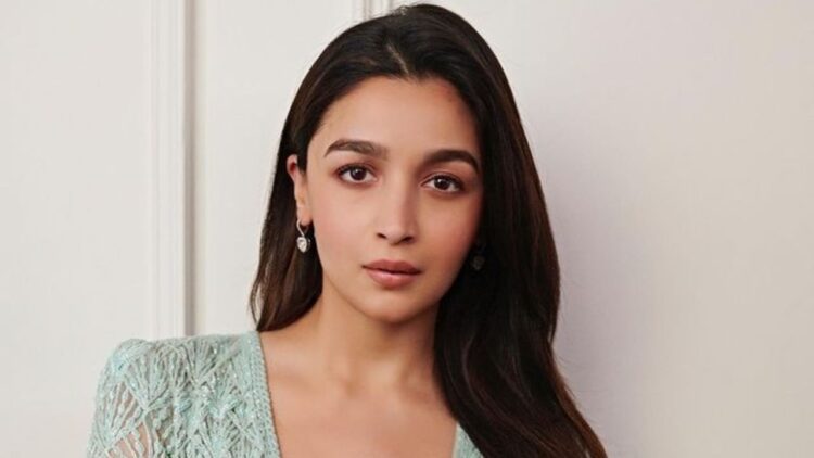 न डायलॉग्स, न स्क्रिप्ट, और शूटिंग शुरू हो गई, 10 साल पहले ऐसे बनी थी Alia Bhatt की ये फिल्म