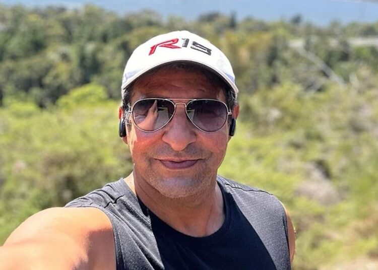 पिच मुश्किल हो तो वो देर से बैटिंग करने आता है...