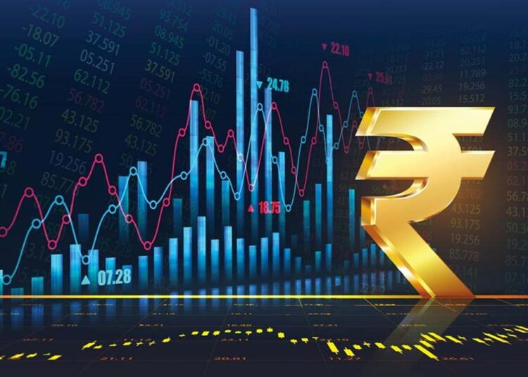 रुपया शुरुआती कारोबार में 4 पैसे की बढ़त के साथ 83.01 प्रति डॉलर पर पहुंचा