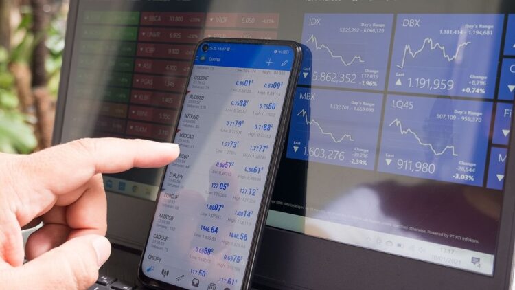 लोगों को रास नहीं आया वोडा का ये फैसला, 14 परसेंट तक गिरे शेयर 1 लोगों को रास नहीं आया वोडा का ये फैसला, 14 परसेंट तक गिरे शेयर