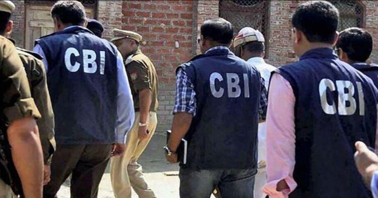हरदोई में रेलवे के कार्यालय पर CBI की रेड से हड़कंप 1 हरदोई में रेलवे के कार्यालय पर CBI की रेड से हड़कंप