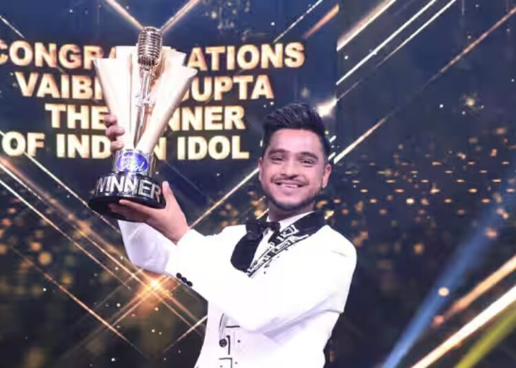 Kanpur के वैभव गुप्ता रियलिटी शो इंडियन आइडल 14 के विजेता बने - Dainik Savera Times