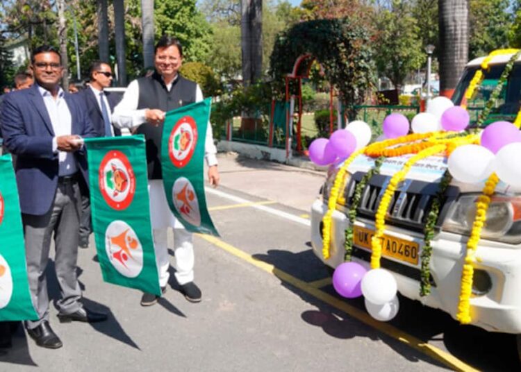 Pushkar-Singh-Dhami-flagged-off-mobile-vans-for-safety-of-women