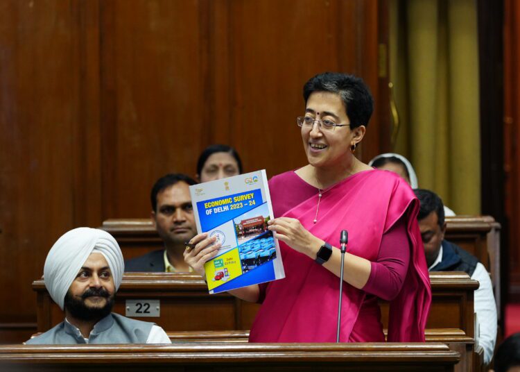 वित्त मंत्री आतिशी ने दिल्ली विधानसभा में पेश किया ‘दिल्ली का आर्थिक सर्वेक्षण 2023-24