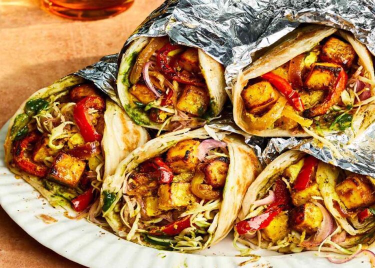 घर पर बनायें रेस्टोरेंट स्टाइल paneer wrap,भूल जायेंगे बाहर का खाना, ये रही Recipe