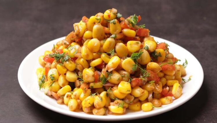 चटपटा खाने के शौकीन है ,तो घर बनाए आसान और सरल तरीके से Sweet Corn Chaat