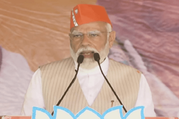 बंगाल में अपराधी खुद तय करते हैं कि उन्हें कब गिरफ्तार होना है: पीएम मोदी