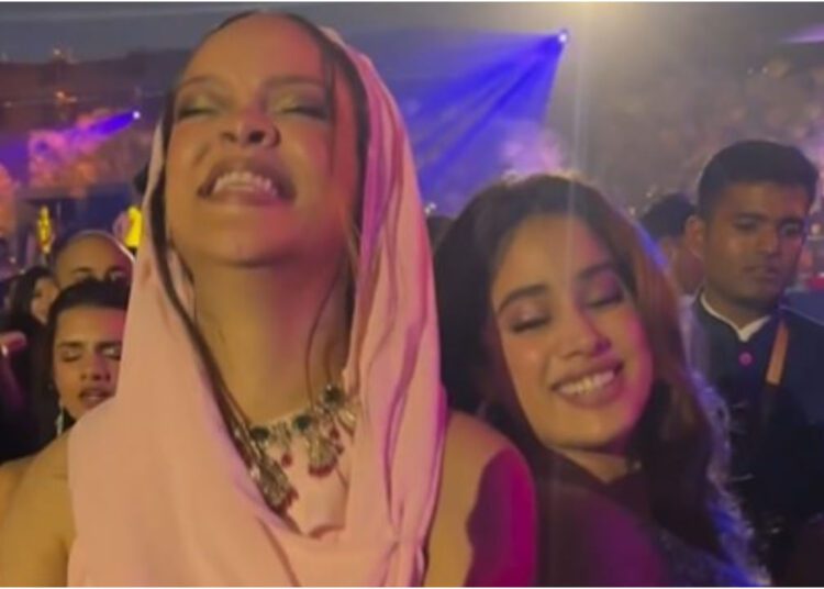 अनंत अंबानी की प्री-वेडिंग में जान्हवी ने रिहाना संग जमकर लगाए ठुमके