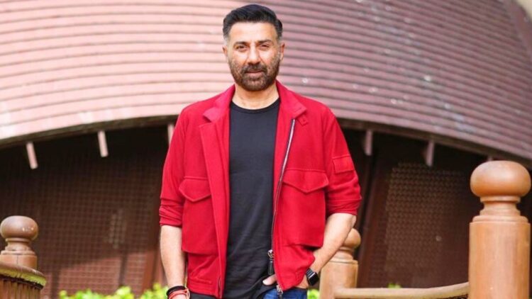साल 2025 रहेगा सनी देओल के नाम! थिएटर्स के बाद OTT पर भी काटने वाले हैं भौकाल 1 साल 2025 रहेगा सनी देओल के नाम! थिएटर्स के बाद OTT पर भी काटेंगे भौकाल