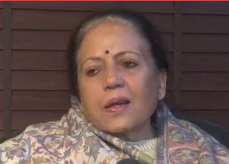 हिमाचल में सियासी संकट गहराया, प्रतिभा सिंह बोलीं- आज कांग्रेस में हैं, कल का पता नहीं