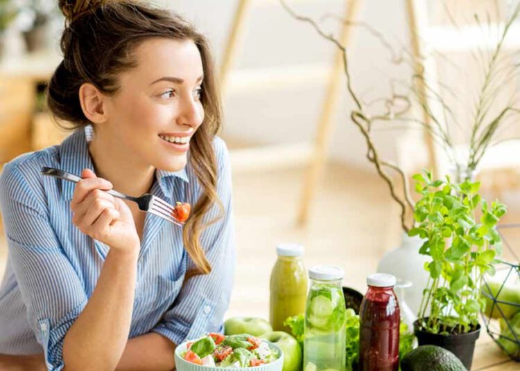 गर्मियों में रहना चाहते हैं एनर्जेटिक और सेहतमंद, डाइट में करें बदलाव, ऐसे बनाए डाइट चार्ट