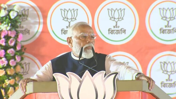 TMC ने रामनवमी उत्सव रोकने की कोशिश की… PM मोदी का ममता पर हमला