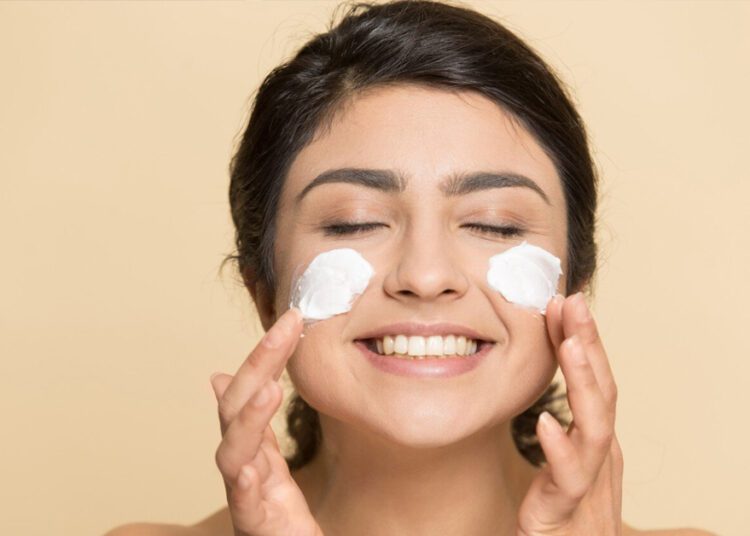 Facial ट्रीटमेंट के बाद भूलकर भी न करें ये काम, खराब हो सकती है Skin,