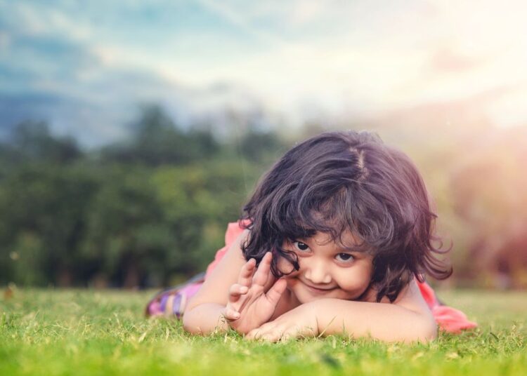 गर्मियों में छोटे बच्चे के साथ जा रहे हैं घूमने, ये 5 टिप्स रख लें याद, बेबी को नहीं होगी परेशानी