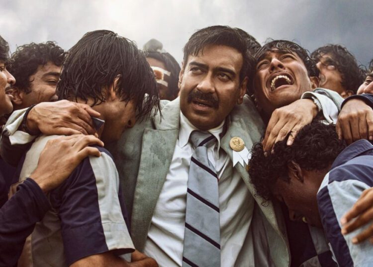 अजय देवगन ने फतेह किया 'मैदान' जोश-जज्बे से भरी फिल्म देख रोमांचित हो उठेंगे