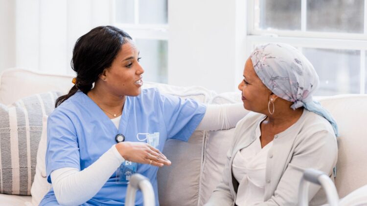 घर पर भी मिल सकती है अस्पताल जैसी सुविधा, क्या है पैलिएटिव केयर