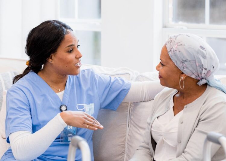 घर पर भी मिल सकती है अस्पताल जैसी सुविधा, क्या है पैलिएटिव केयर