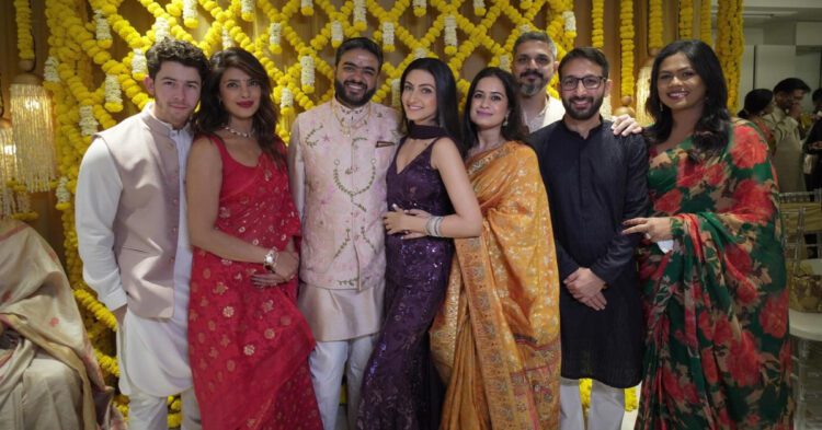 प्रियंका चोपड़ा के भाई का हुआ दूसरी बार रोका, कौन हैं एक्ट्रेस की होने वाली भाभी? 1 प्रियंका चोपड़ा के भाई का हुआ दूसरी बार रोका, कौन हैं एक्ट्रेस की होने वाली भाभी?